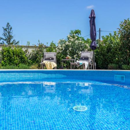Studio Apartment With Pool Пула Екстериор снимка