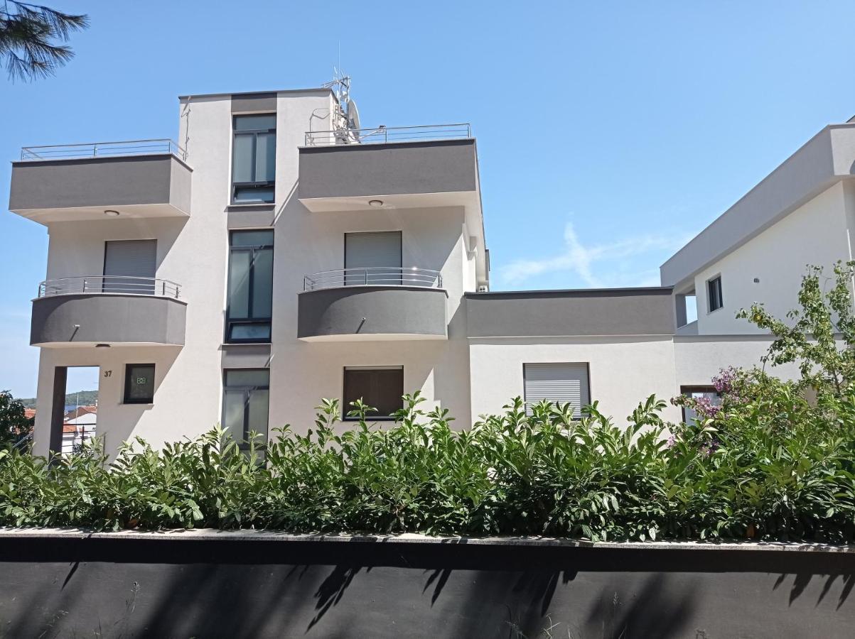 Studio Apartment With Pool Пула Екстериор снимка