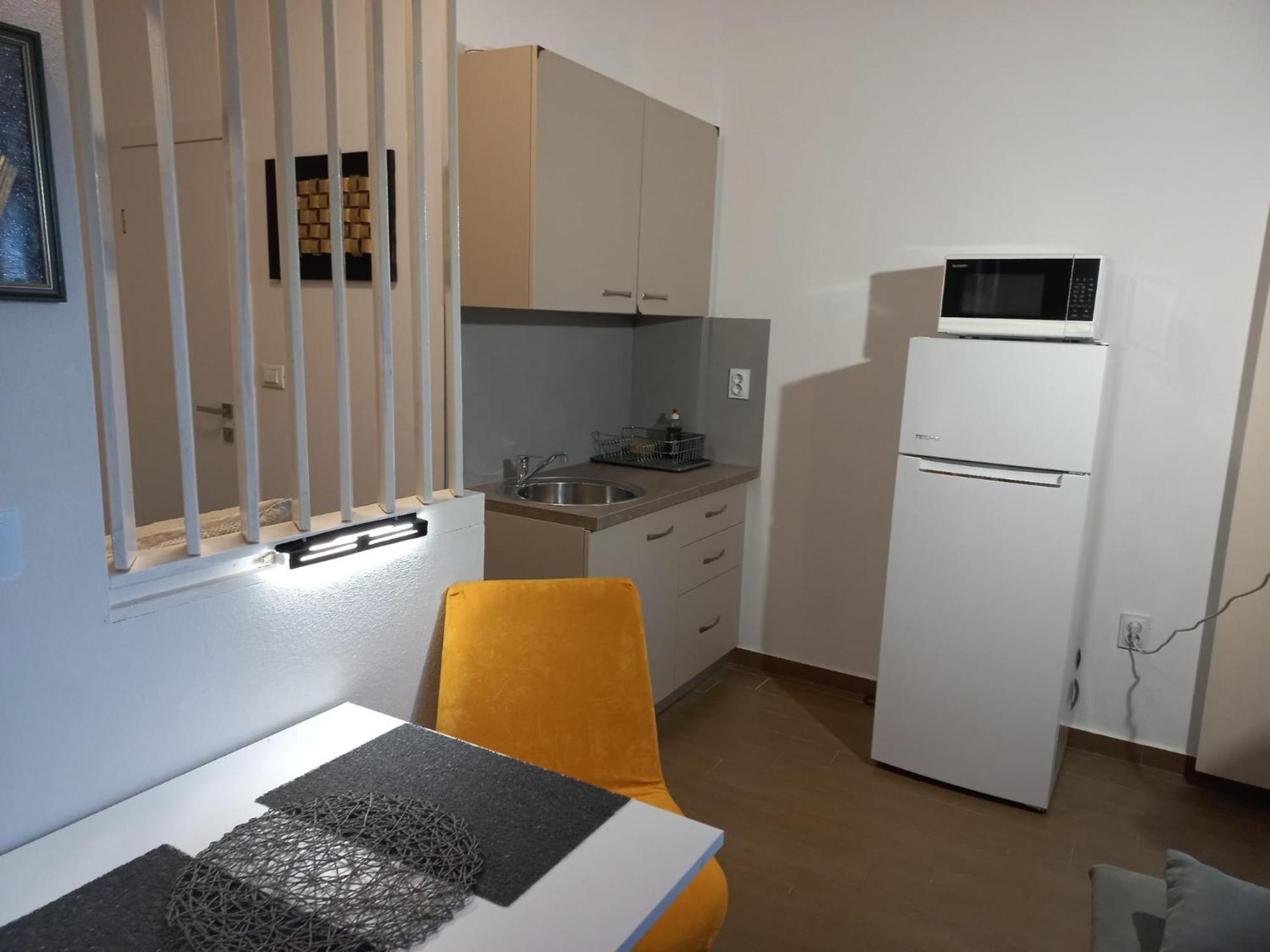 Studio Apartment With Pool Пула Екстериор снимка