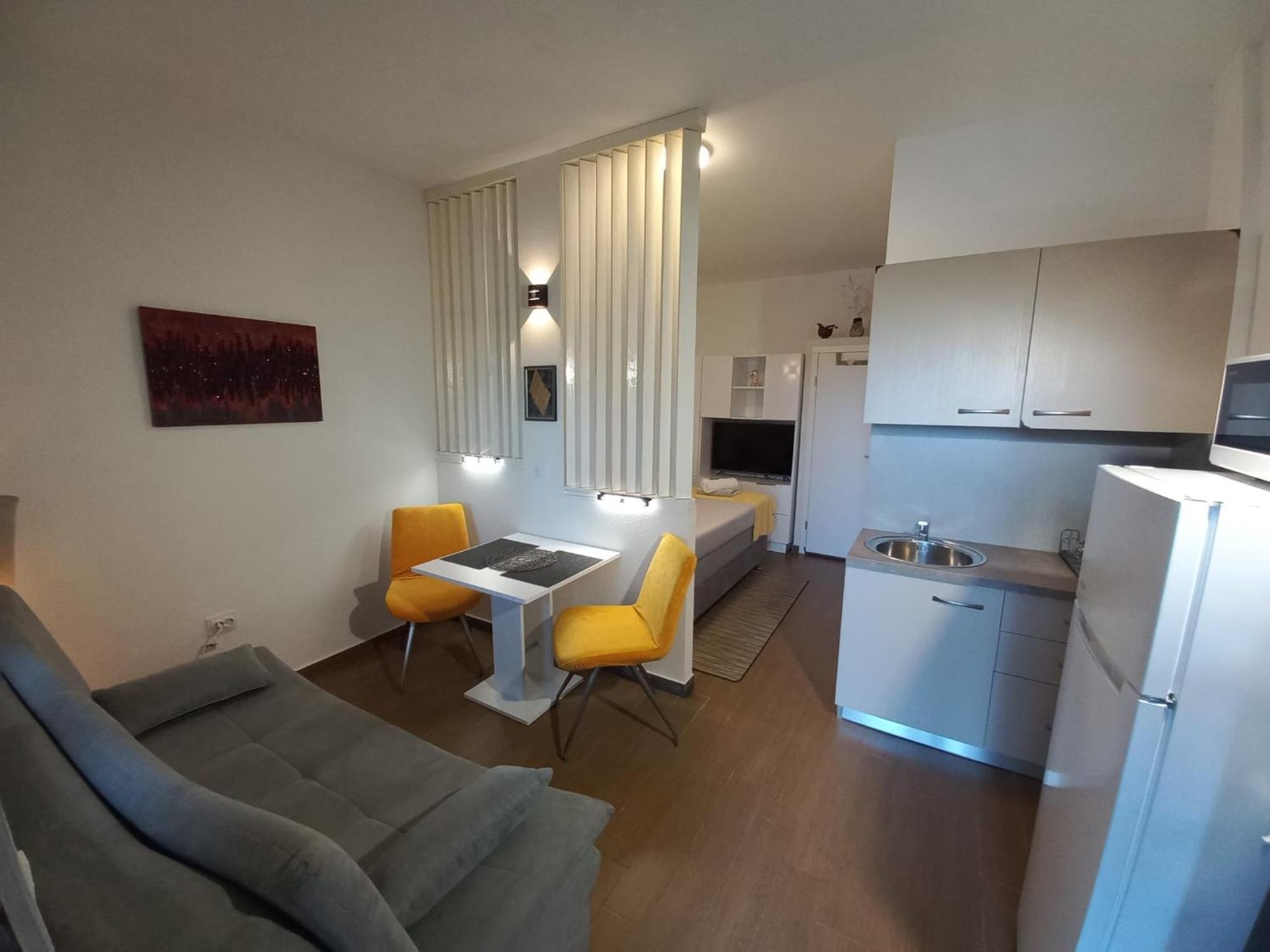 Studio Apartment With Pool Пула Екстериор снимка
