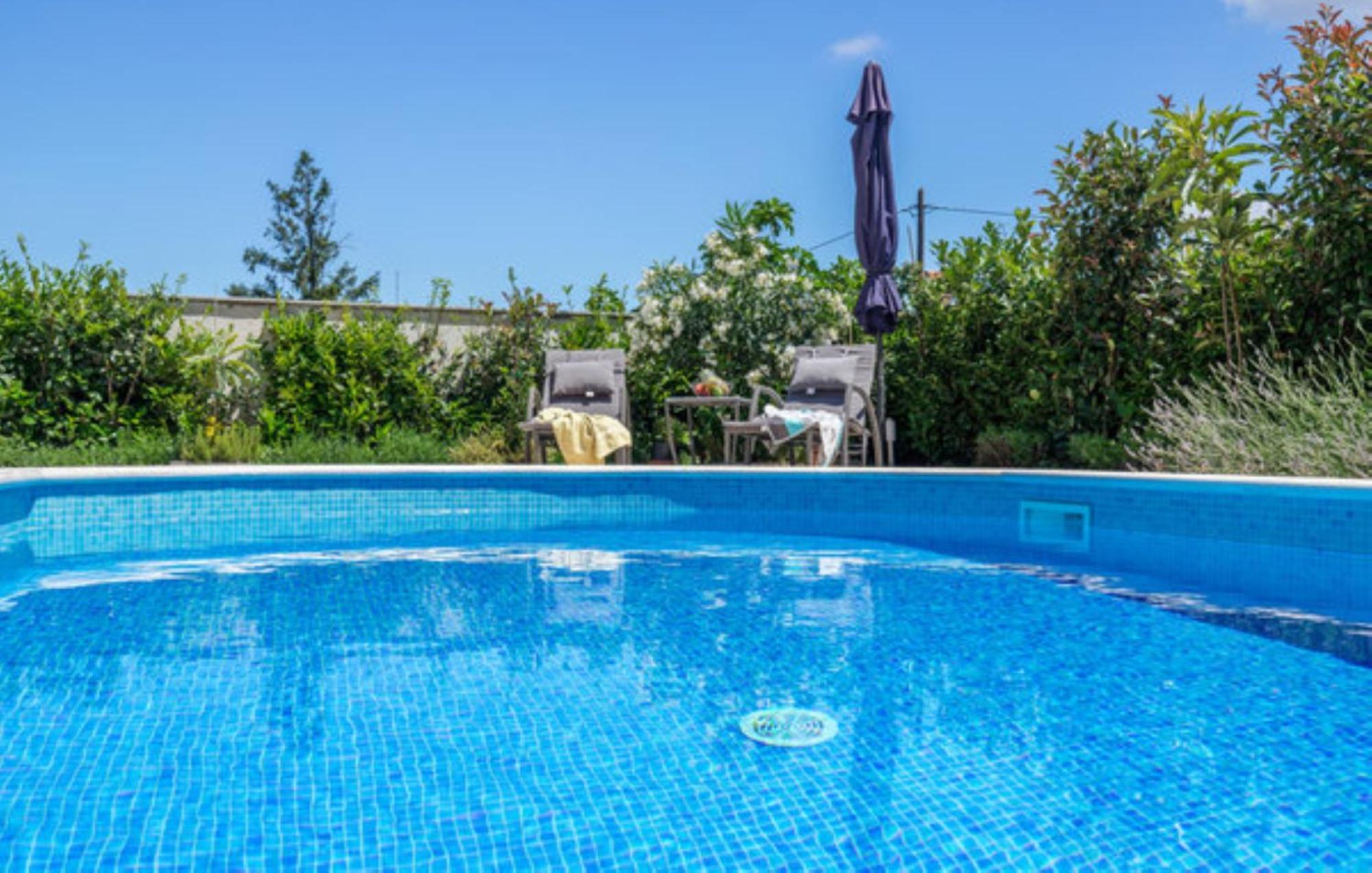Studio Apartment With Pool Пула Екстериор снимка